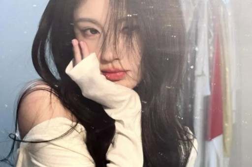 顶流女星红毯互撕太刺激！站位暗战+造型翻车现场曝光内娱潜规则被扒